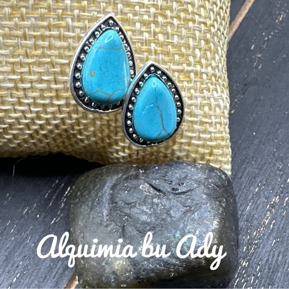 Navajo Turquoise and silver southwest western silver stud post earrings - Picture 1 of 4